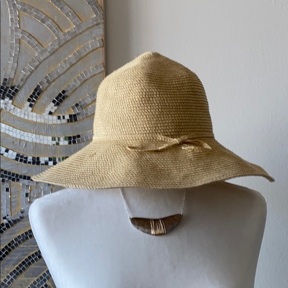 Perfect summer sun hat for beach or pool - Picture 3 of 6